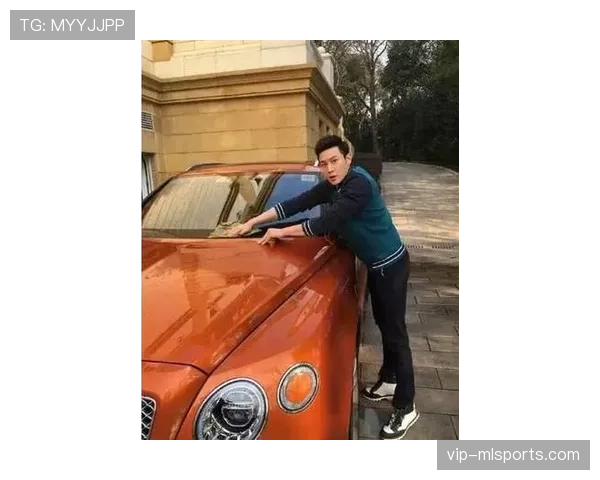 高磊豪车接送下车穿拖鞋去买菜,这反差有毒 高磊豪车接送下车穿拖鞋去买菜,这反差有毒